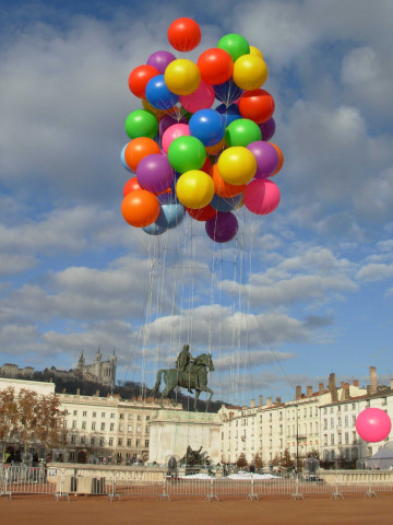 Ballons gonflés le 9 décembre 2011.