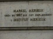 24 rue Childebert, plaque en mémoire de Marcel Mérieux.