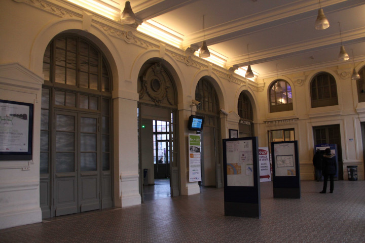 Gare Saint-Paul, intérieur.