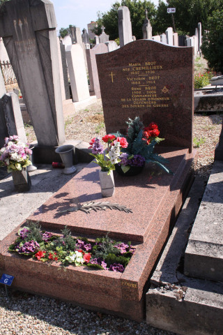 Tombe René Brot.