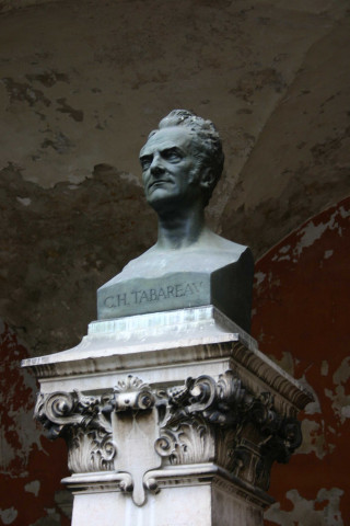 Lycée de la Martinière, buste de Charles-Henri Tabareau d'Etienne Pagny.