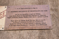 67 avenue Marechal-Foch, plaque commémorant l'Académie hélleniste et oriantaliste de Lyon.