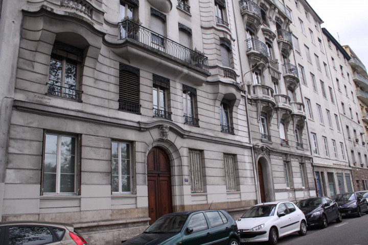 17 et 17bis cours d'Herbouville, immeuble.