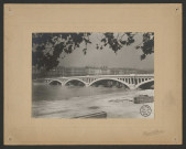 Construction du Pont de l'Hôtel-Dieu sur le Rhône : 25 tirages photographiques.