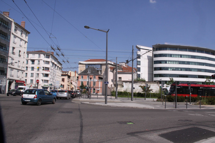 Rue Paul-Bert et rue du Général-Mouton-Duvernet, carrefour.