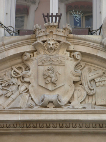 12 rue de la Bourse, fronton de la porte de l'ancienne Caisse d'Epargne.