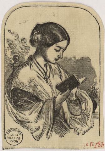 Jeune femme lisant.