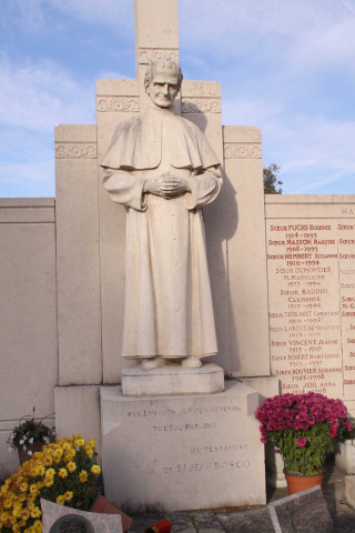 Tombe des Sœurs de Don Bosco.