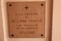 Plaque à la mémoire de l'abbé Chauve.