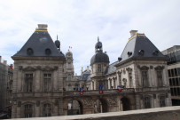 Hôtel-de-Ville vu de l'Opéra.