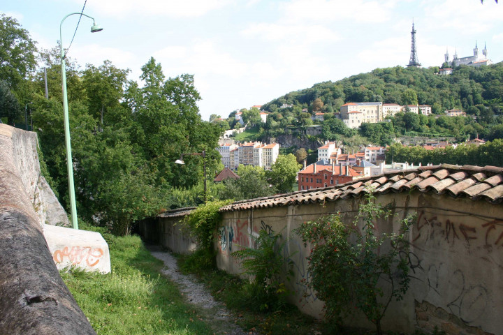 Vue prise depuis le 27 cours Général-Giraud.