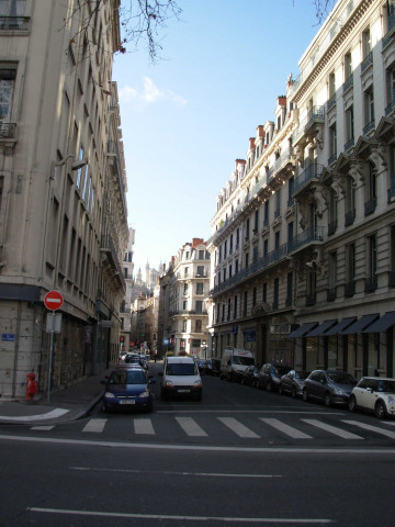 Angle du quai Jules-Courmont et de la rue Thomassin.