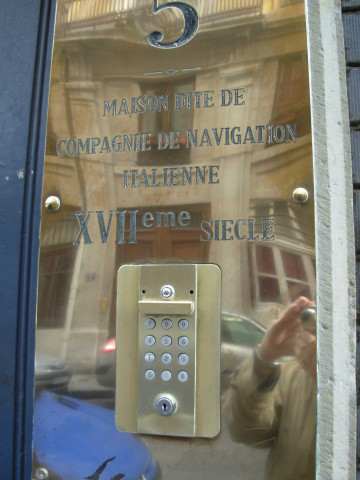 5 rue Clotilde-Bizolon, plaque de la Maison dite de compagnie de navigation italienne.