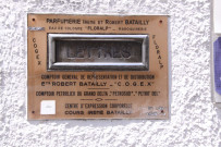 Boîte-aux-lettres en face du 49 de la rue Feuillat.