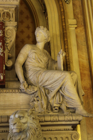 Hôtel-de-Ville, cheminée du grand salon et détail.