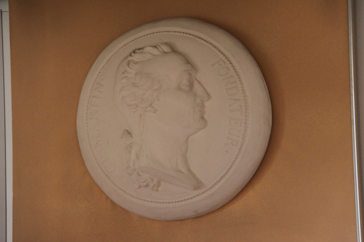 Lycée de la Martinière, médaillon et peinture du Major Martin.