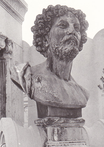 Tombe de Jean Seignemartin.