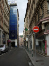 Rue Thomassin prise depuis la rue Palais-Grillet.