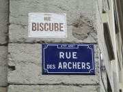 Rue Biscube, collage de l'atelier Yeah.