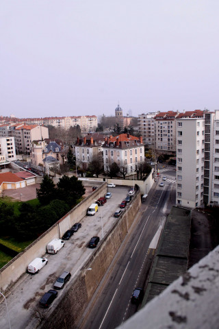Vers la rue Bleton, église Saint-Bruno.
