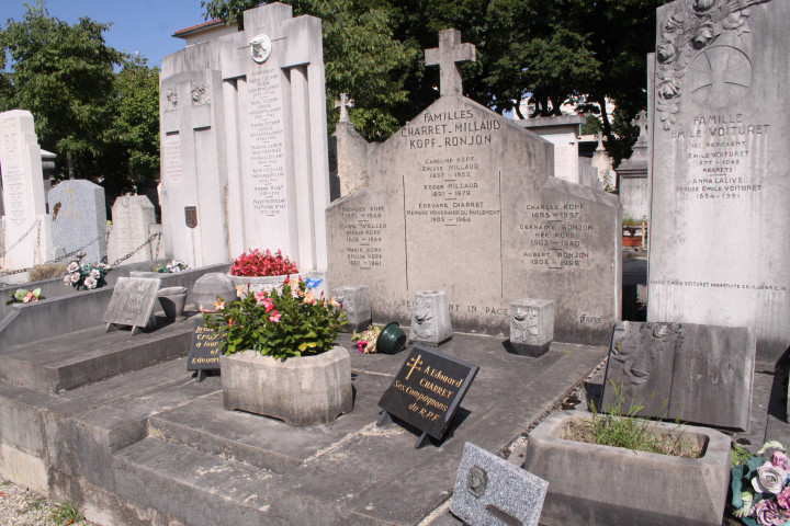 Tombe Charret.