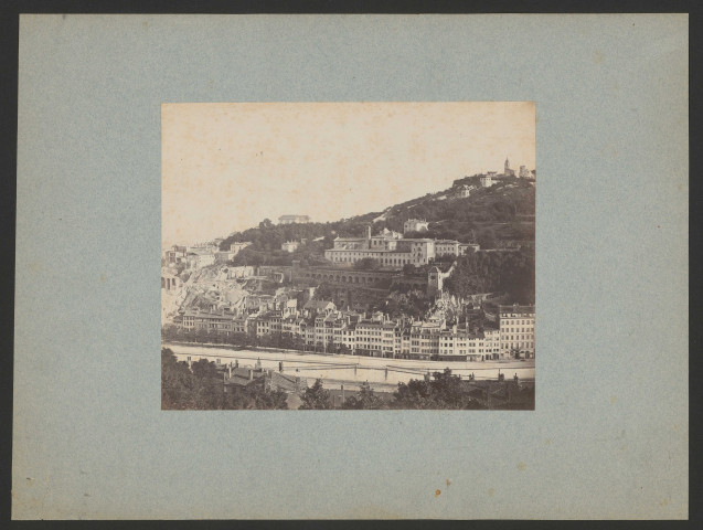 Partie d'un panorama de Lyon pris depuis la colline de la Croix-Rousse.