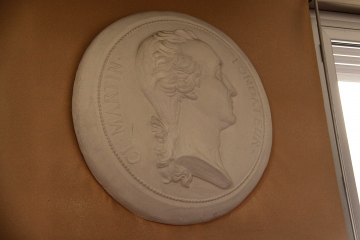 Lycée de la Martinière, médaillon et peinture du Major Martin.
