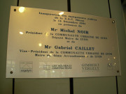 65 boulevard des Canuts, plaque en mémoire de l'inauguration de la salle de la Ficelle.
