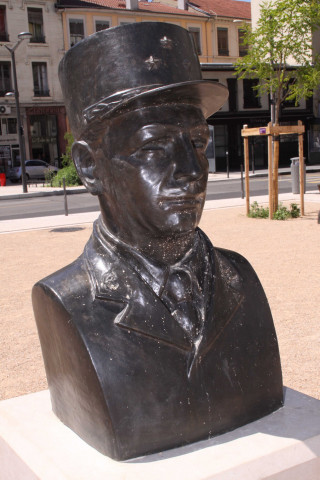 Buste du Général Brosset.