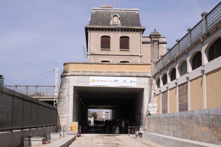 Boulevard des Tchécoslovaques, travaux de la ligne T4 du tramway.