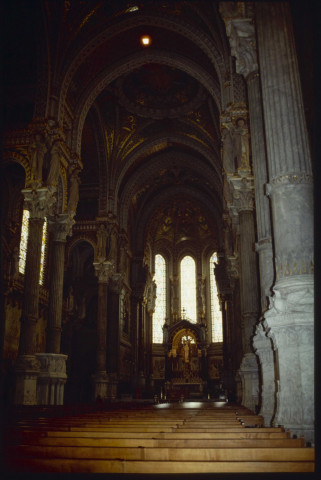 Basilique de Fourvière : vues intérieures.