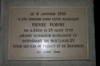 Plaque en mémoire de Pierre Poivre.