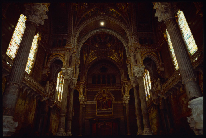 Basilique de Fourvière : vues intérieures.