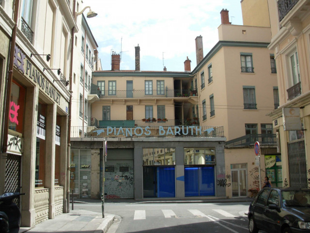 Vue de la rue Constantine.