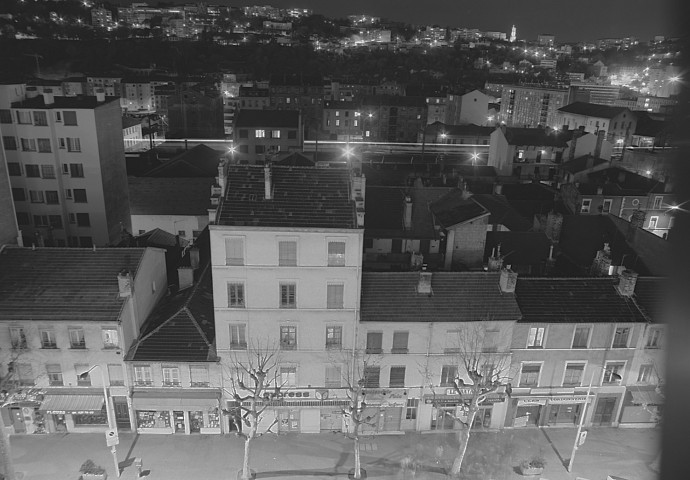 Vue sur le cours Charlemagne et les voies ferrées, vue prise depuis l'hôtel Best Western.