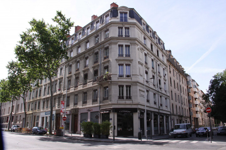 144 cours Gambetta, vue sud-ouest.