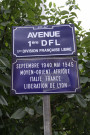 Plaque.