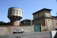 Vues du bâtiment.