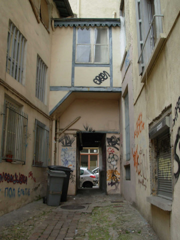 Rue Capponi entre la rue Neyret et la rue des Tables-Claudiennes.