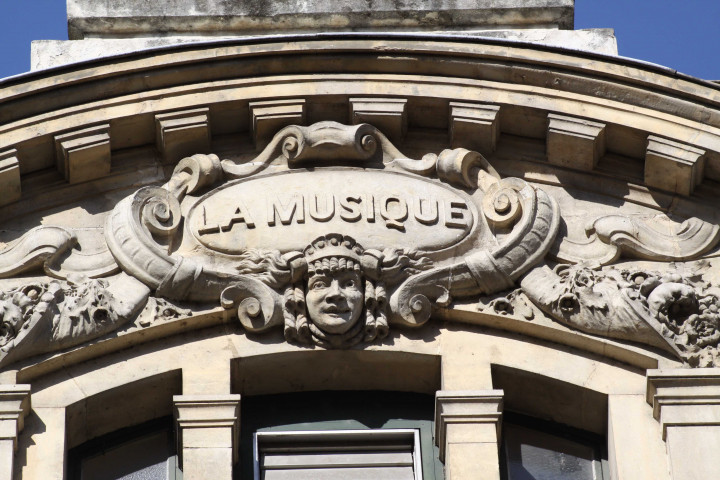 Salle Rameau, détail de la façade.