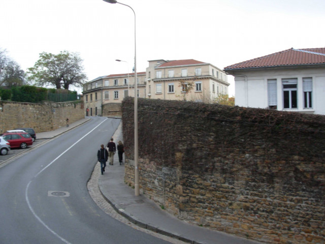 Vues sur le bâtiment.