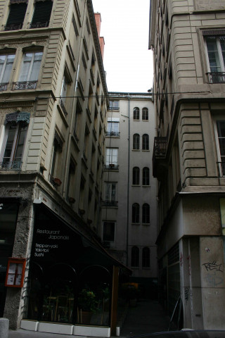 Vue prise depuis la rue Gentil.
