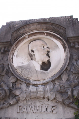 Tombe de la famille Cazes Mortet.