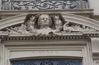 7 place d'Helvétie et rue Malesherbes, détail sur la façade, Lannes.
