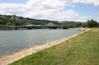 Berges de la Saône vers le confluent, direction nord, pont de la Mulatière.