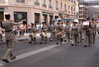 Rue de la République, 70e anniversaire de la Libération de Lyon, défilé militaire, passage en voiture de Jean-Dominique Durand (adjoint).