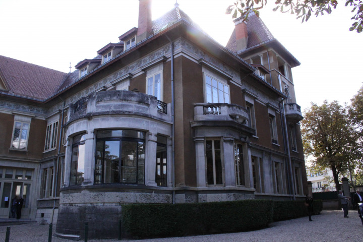 Extérieur.