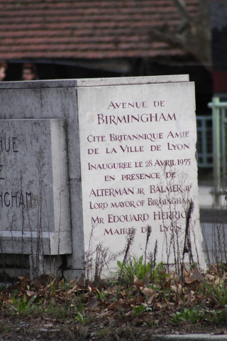 Plaque commémorative, inauguration de l'avenue.