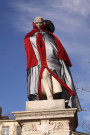 Statue de Joseph-Marie Jacquard décoré pour le 8 décembre.