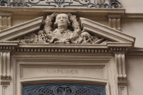 Détail sur la façade, Laplace.
